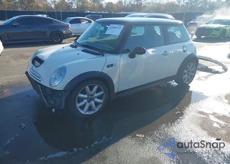 2004 Mini Cooper S z USA, uszkodzony, nr VIN WMWRE33474TD75901